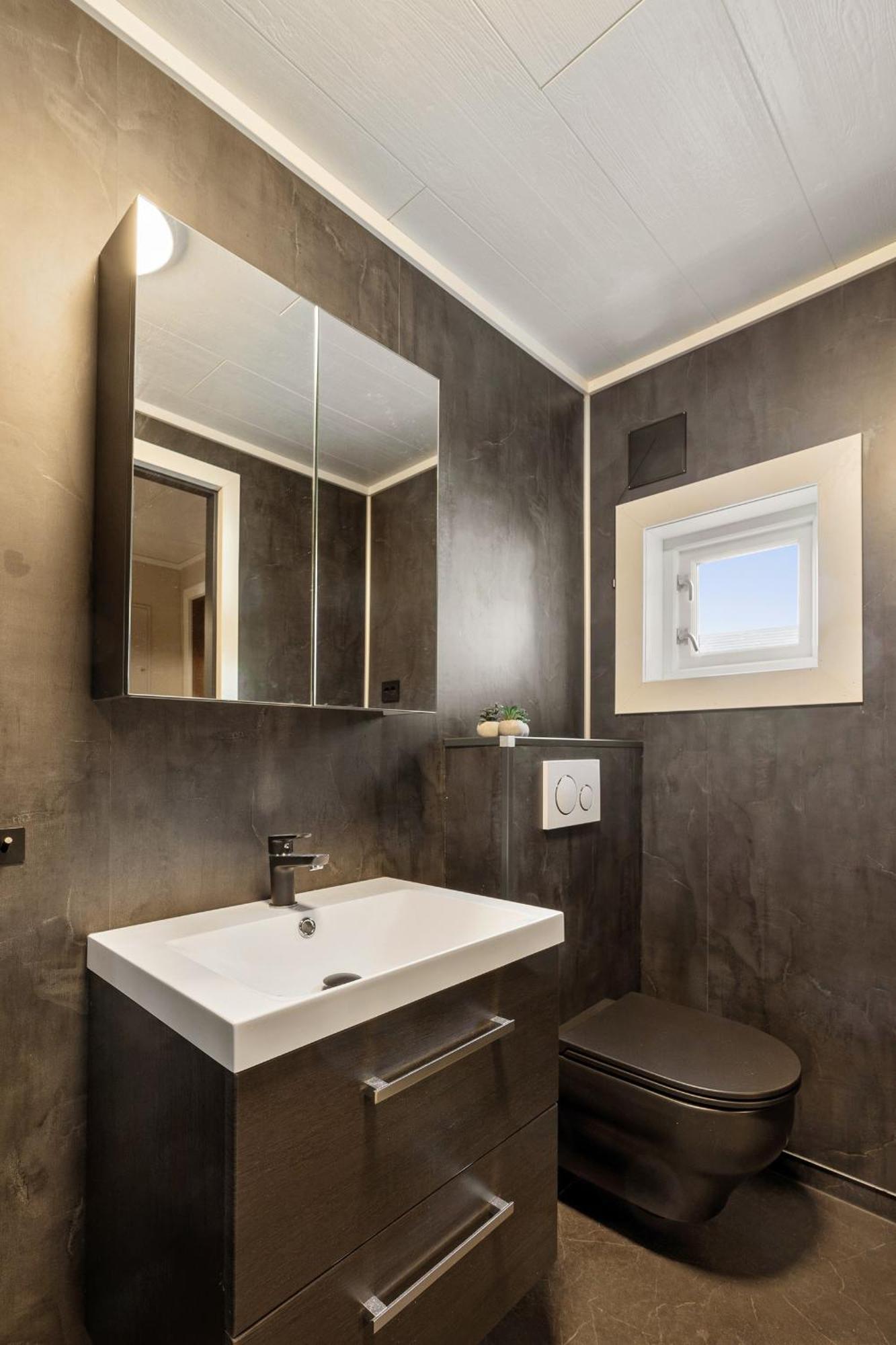 Central And Newly Renovated Apartment For Rent Tromsø Exteriör bild